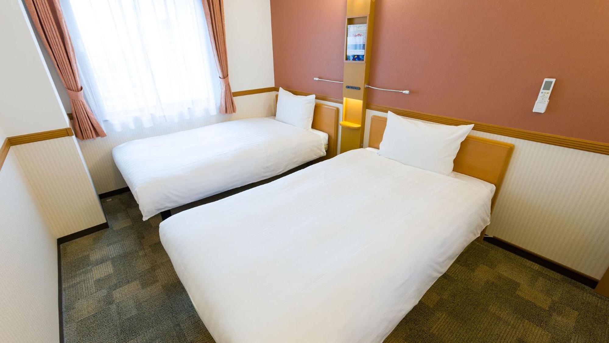 Toyoko Inn Himeji Eki Shinkansen Minami Guchi Rom bilde