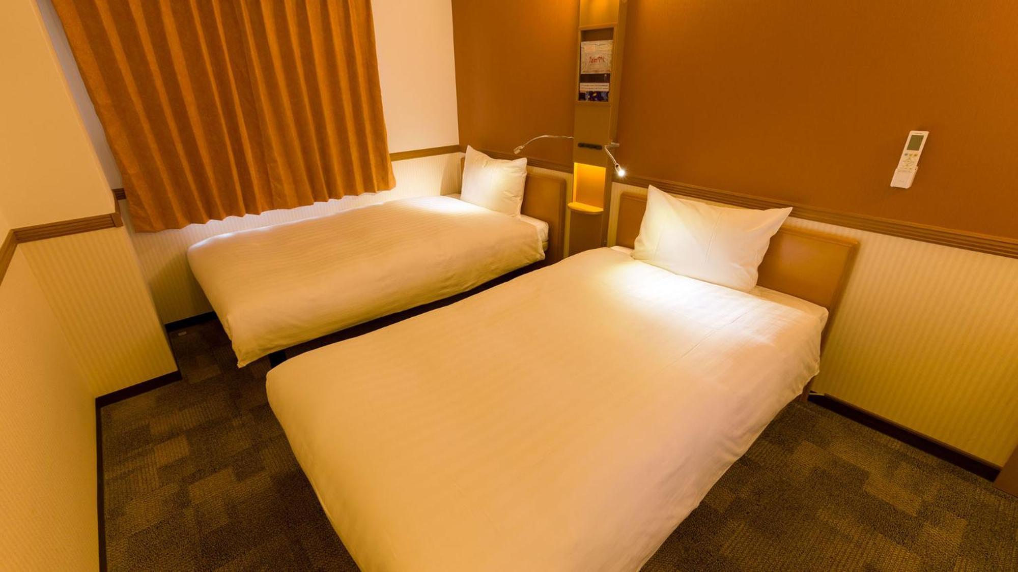 Toyoko Inn Himeji Eki Shinkansen Minami Guchi Rom bilde